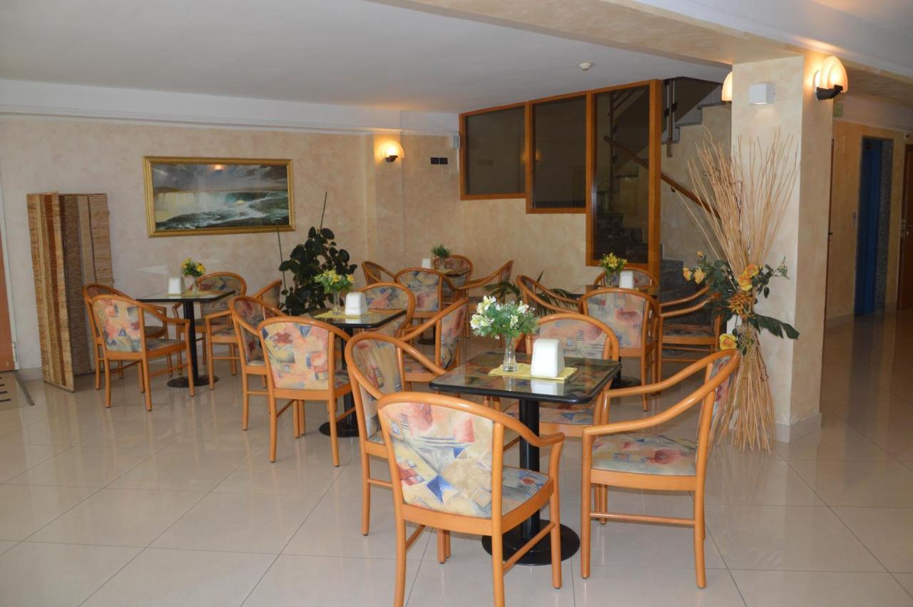 Hotel Karin Marebello Exterior photo