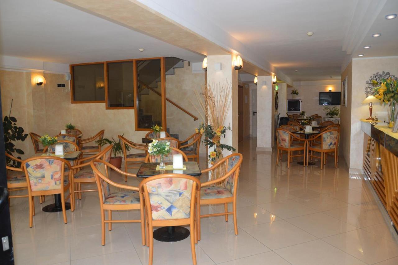 Hotel Karin Marebello Exterior photo