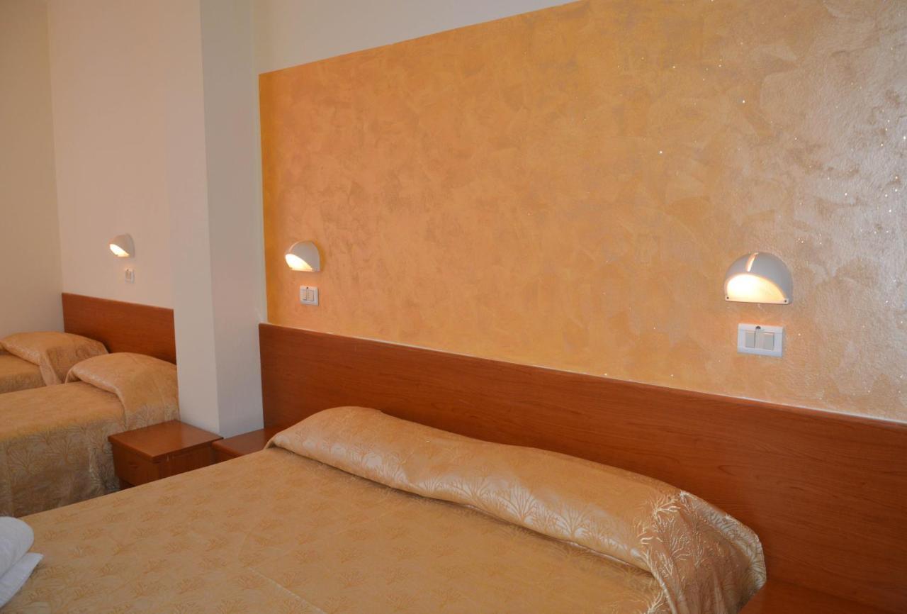 Hotel Karin Marebello Exterior photo