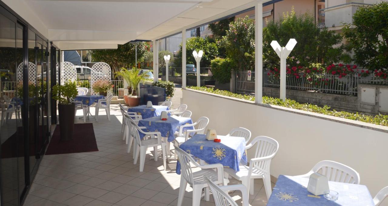 Hotel Karin Marebello Exterior photo