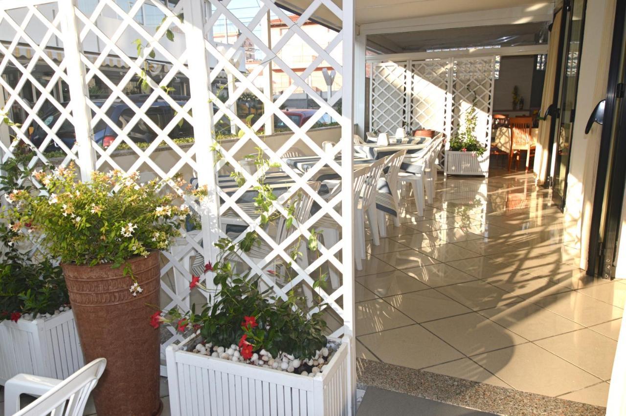 Hotel Karin Marebello Exterior photo